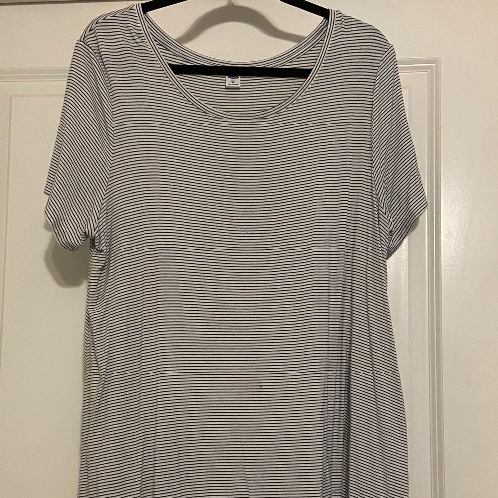 Short sleeve top